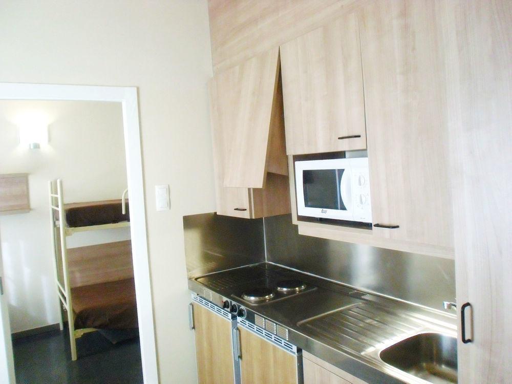 Residencia Universitaria Resa Damia Bonet Valencia Bagian luar foto