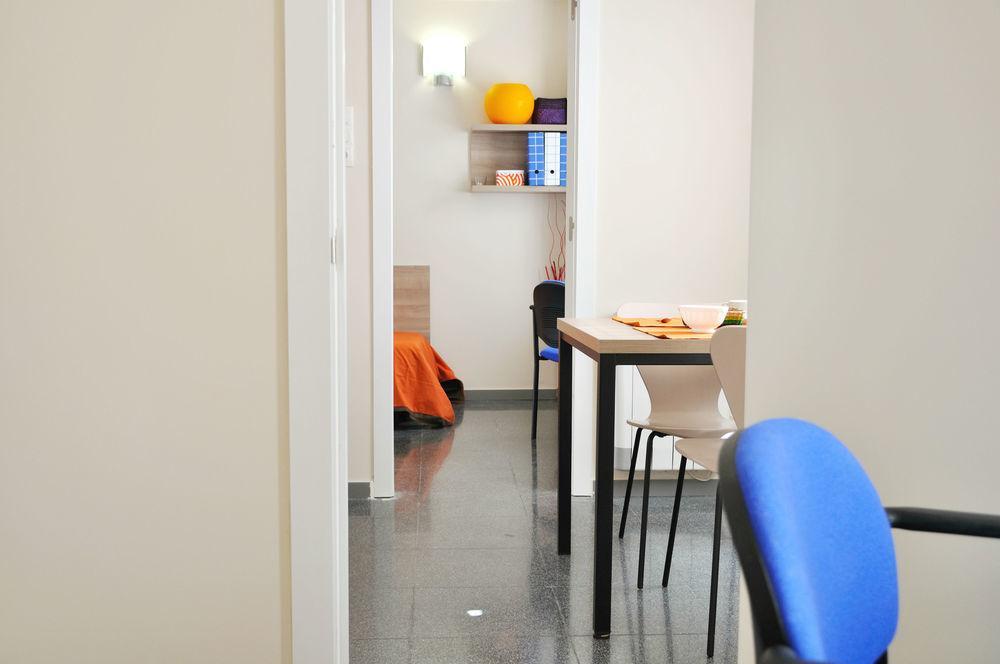 Residencia Universitaria Resa Damia Bonet Valencia Bagian luar foto