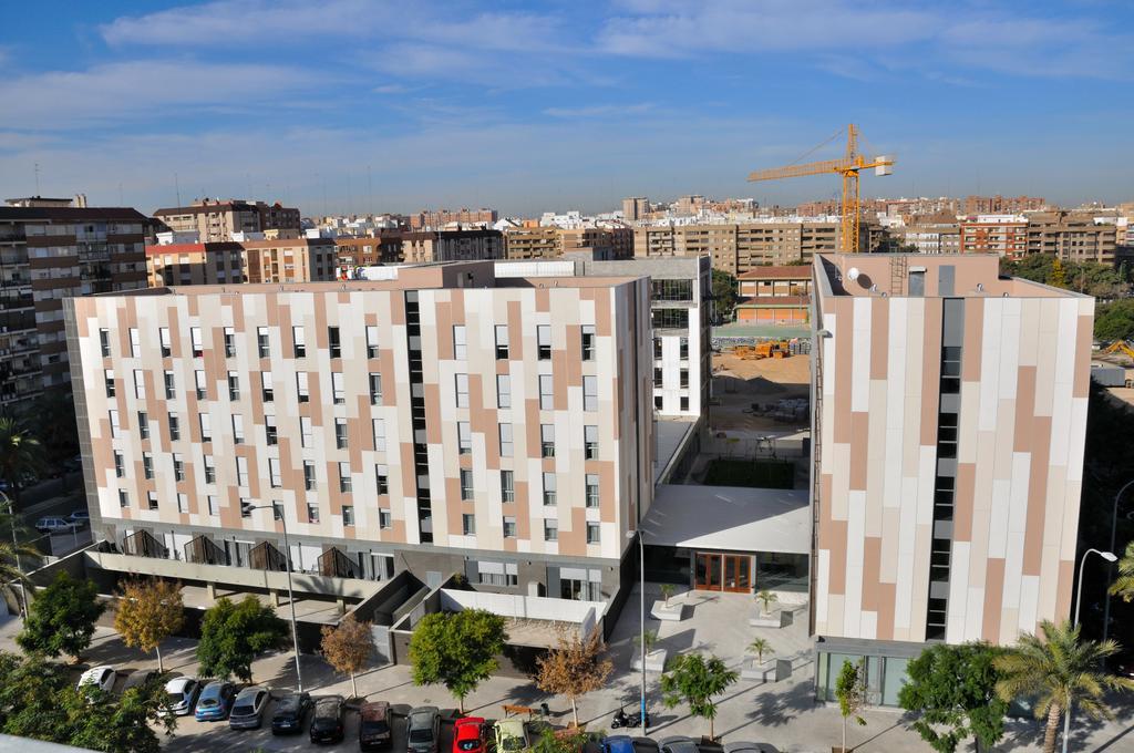 Residencia Universitaria Resa Damia Bonet Valencia Bagian luar foto