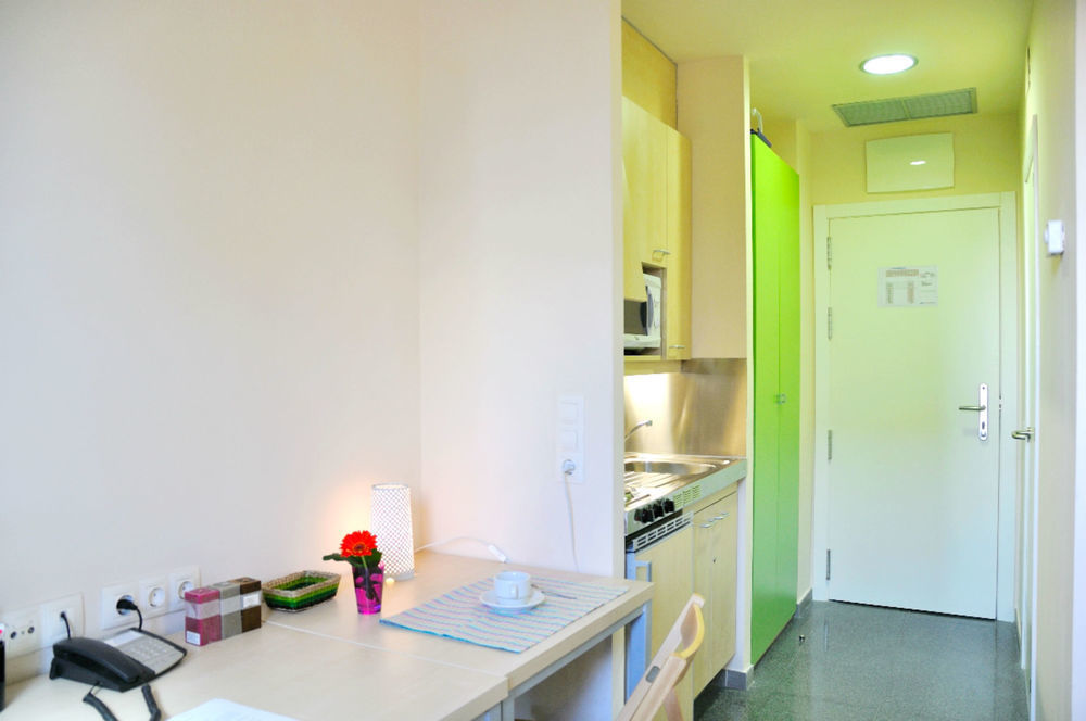 Residencia Universitaria Resa Damia Bonet Valencia Bagian luar foto