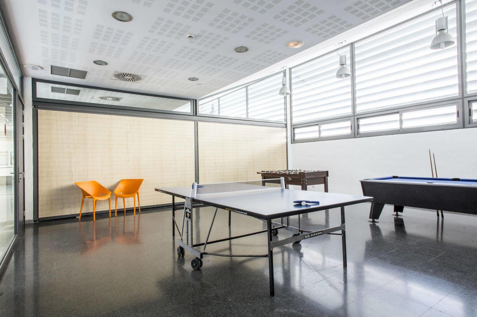 Residencia Universitaria Resa Damia Bonet Valencia Bagian luar foto