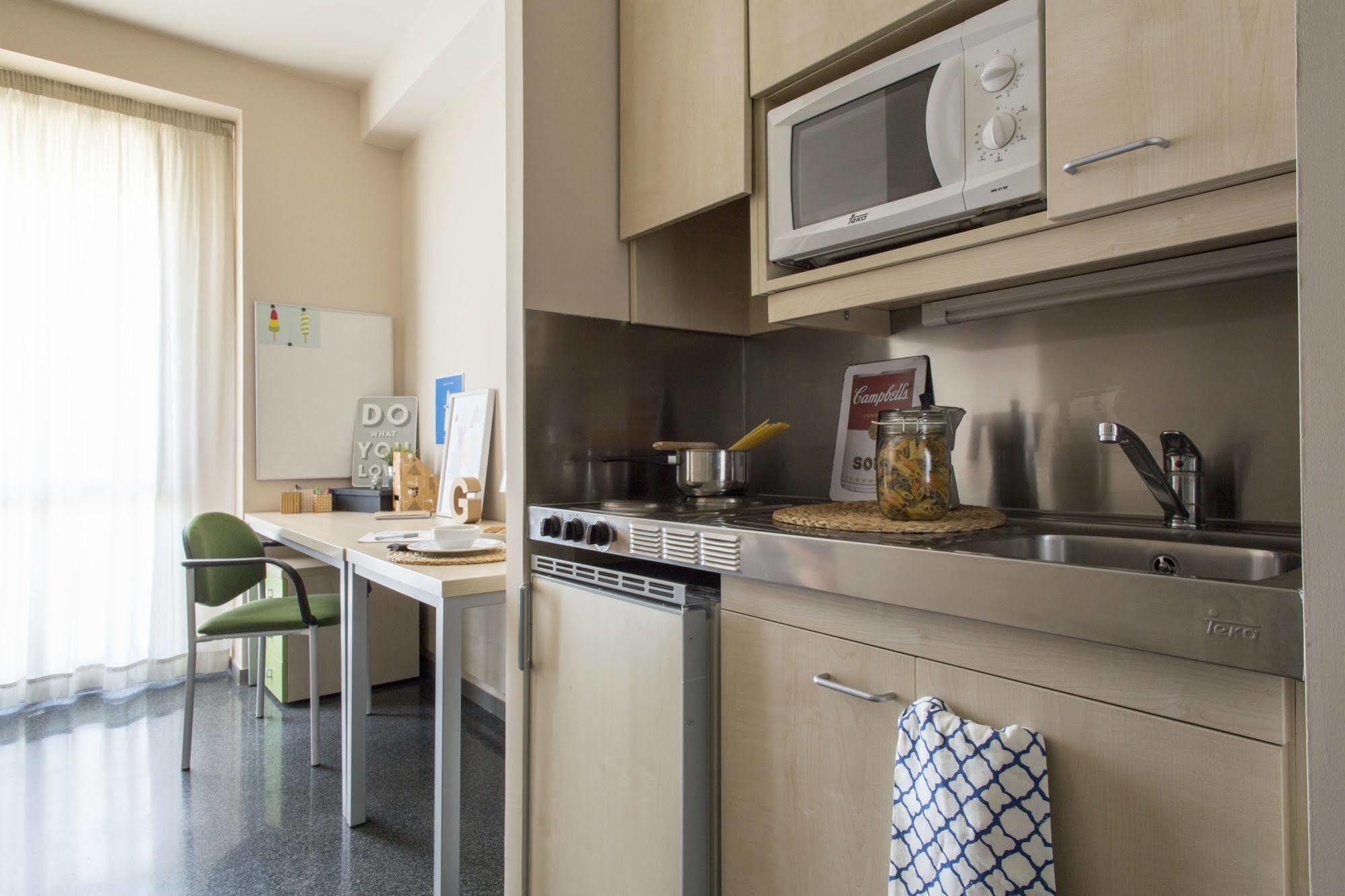 Residencia Universitaria Resa Damia Bonet Valencia Bagian luar foto