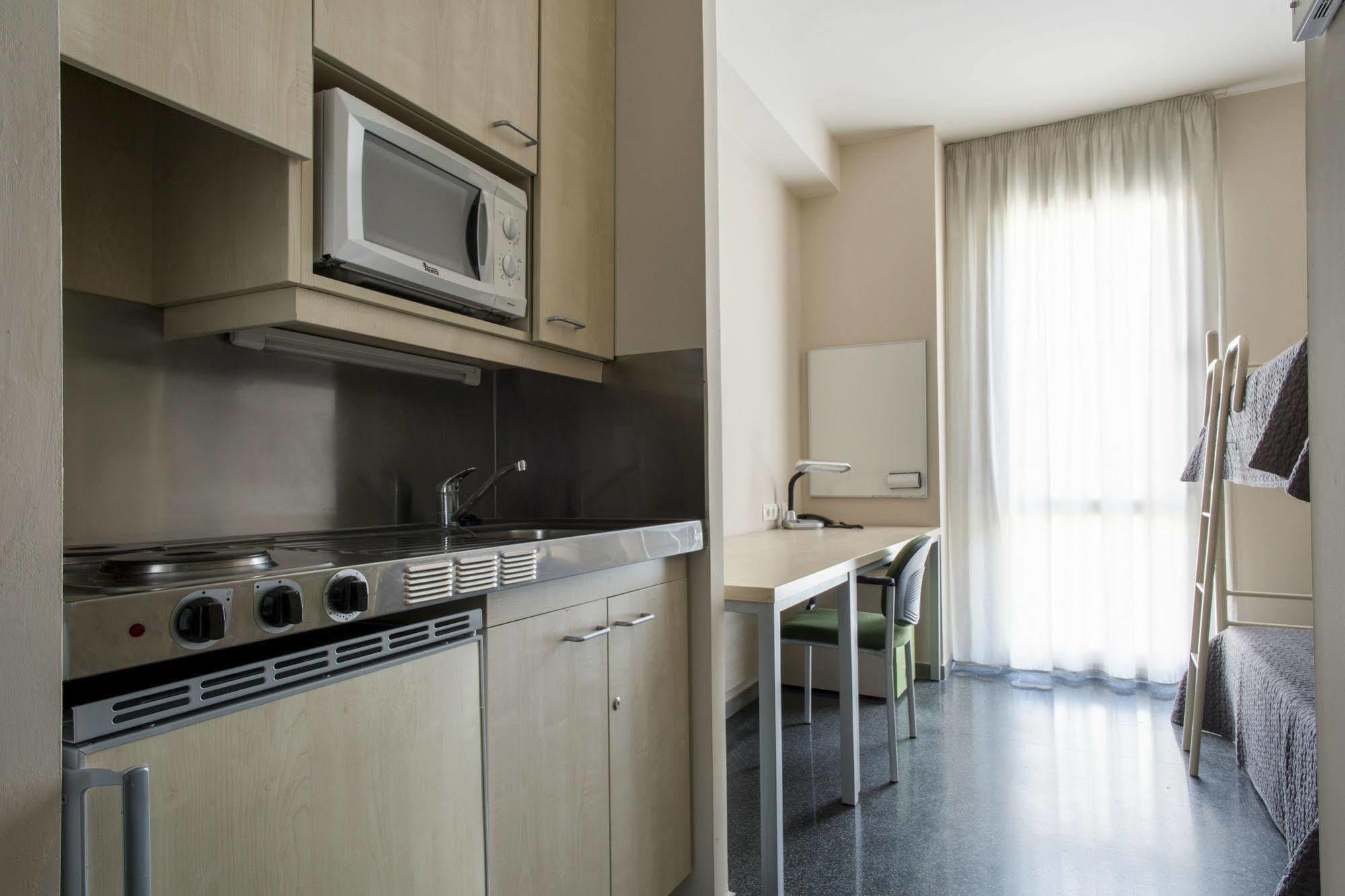 Residencia Universitaria Resa Damia Bonet Valencia Bagian luar foto
