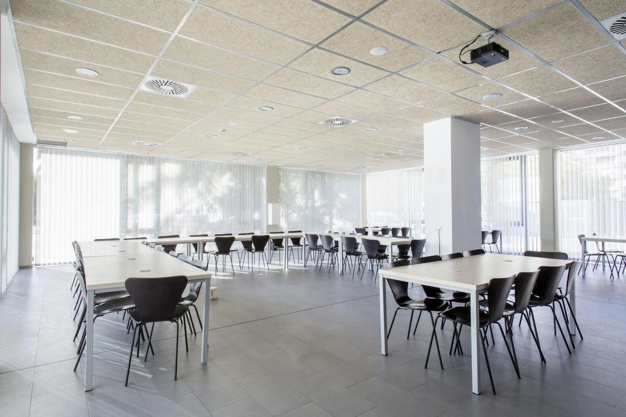 Residencia Universitaria Resa Damia Bonet Valencia Bagian luar foto
